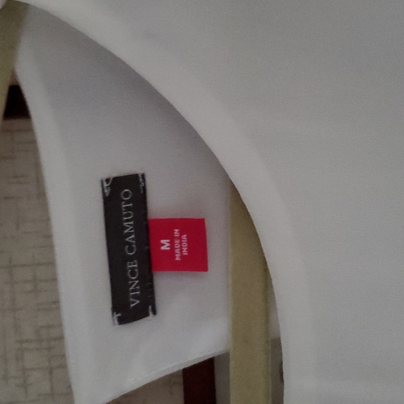 Vince Camuto Top - Picture 2 of 4